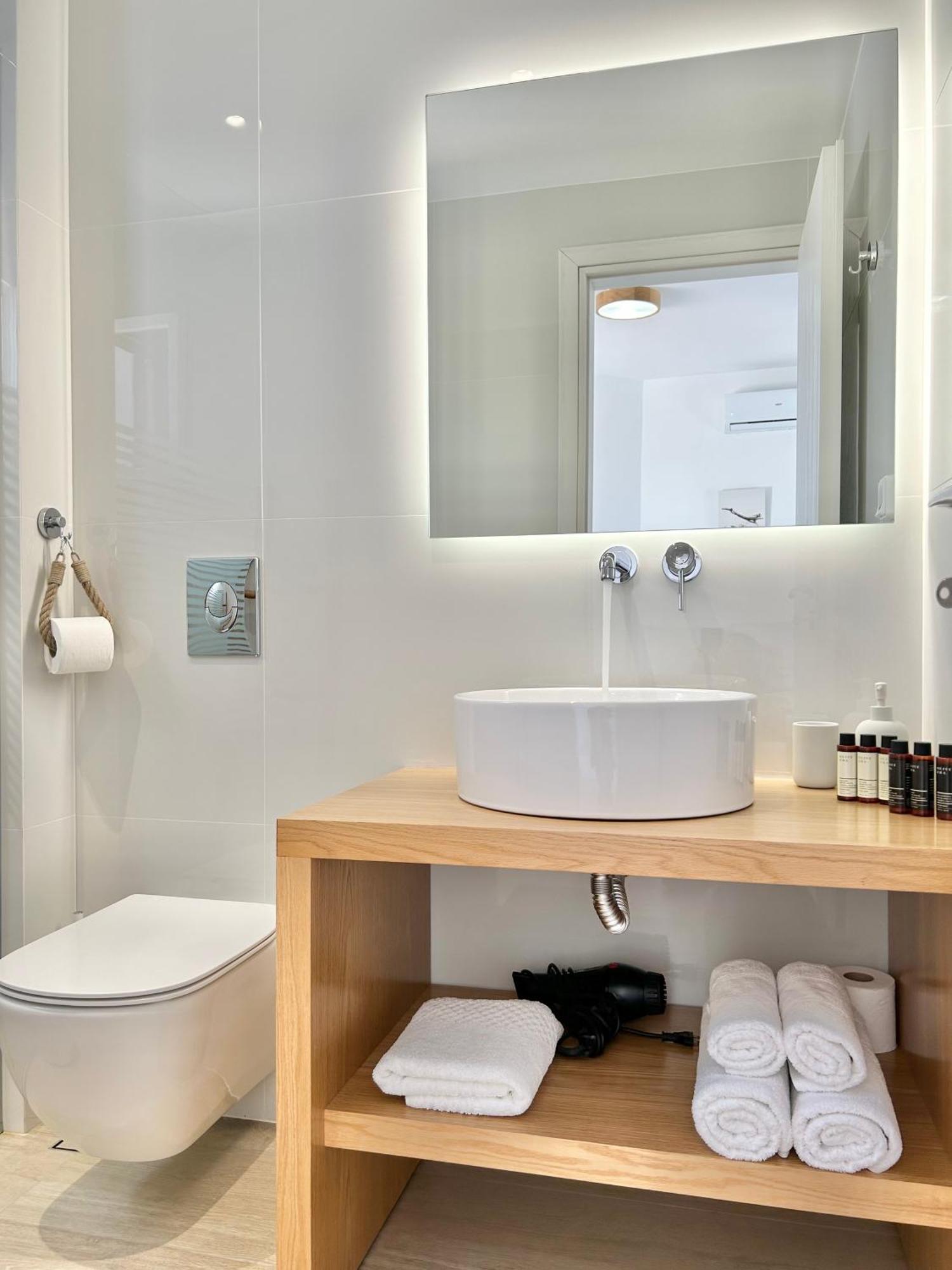 Anita Rooms & Suites Milos Adamantas (Milos) Exterior foto